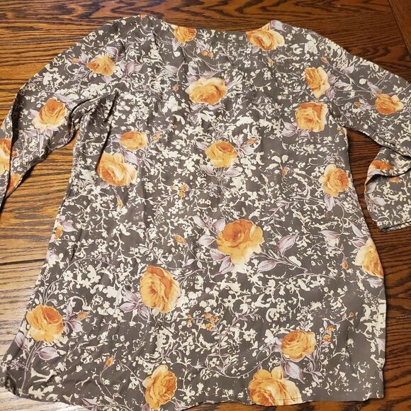 For love&lemons grey&orange rose button down blouse sz small - Picture 4 of 4